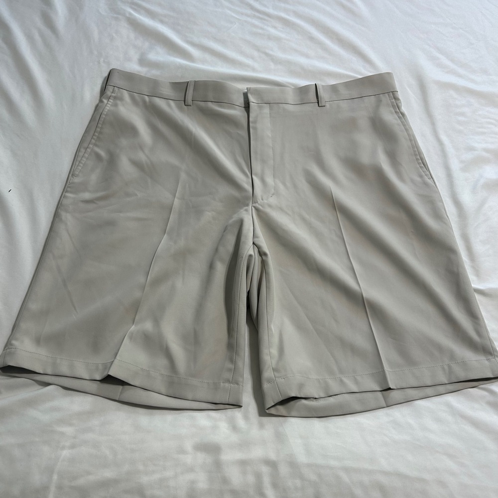 Walter Hagen Mens Tan Khaki Flat Front Performance Golf Shorts Size 40 RN104141